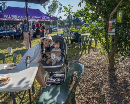 Brekkie in the Park - Mum and child